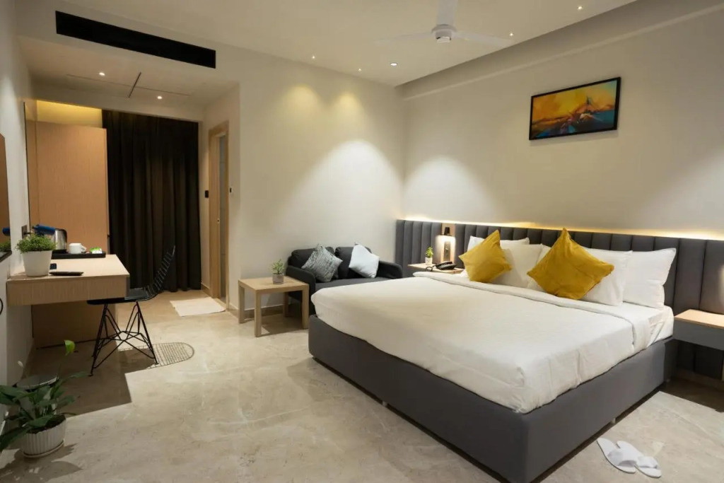 Hotel Kyzen HiTech City- Your Zenly Stay