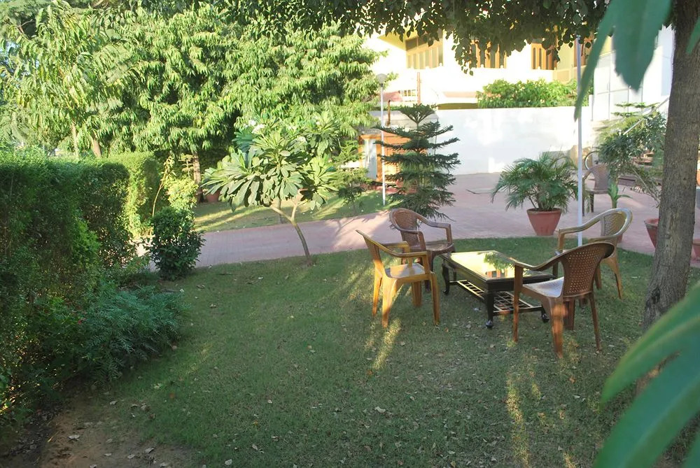Collection O 7238 Hotel Mansarovar Palace