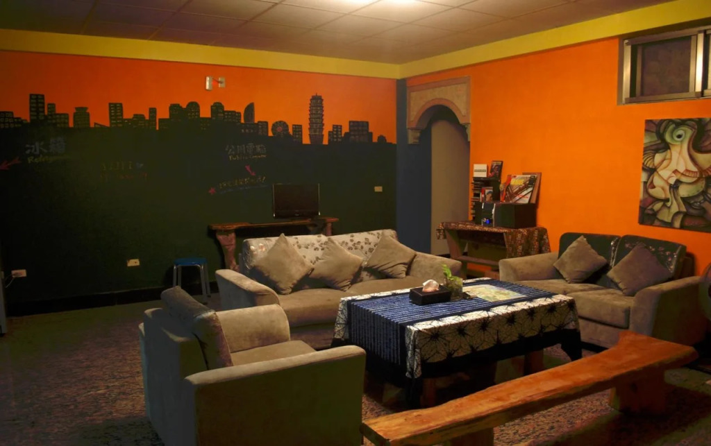 Dulan The Travel Bug Bistro Inn