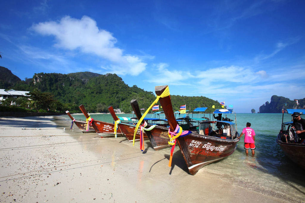 PP Red Tuna Hut