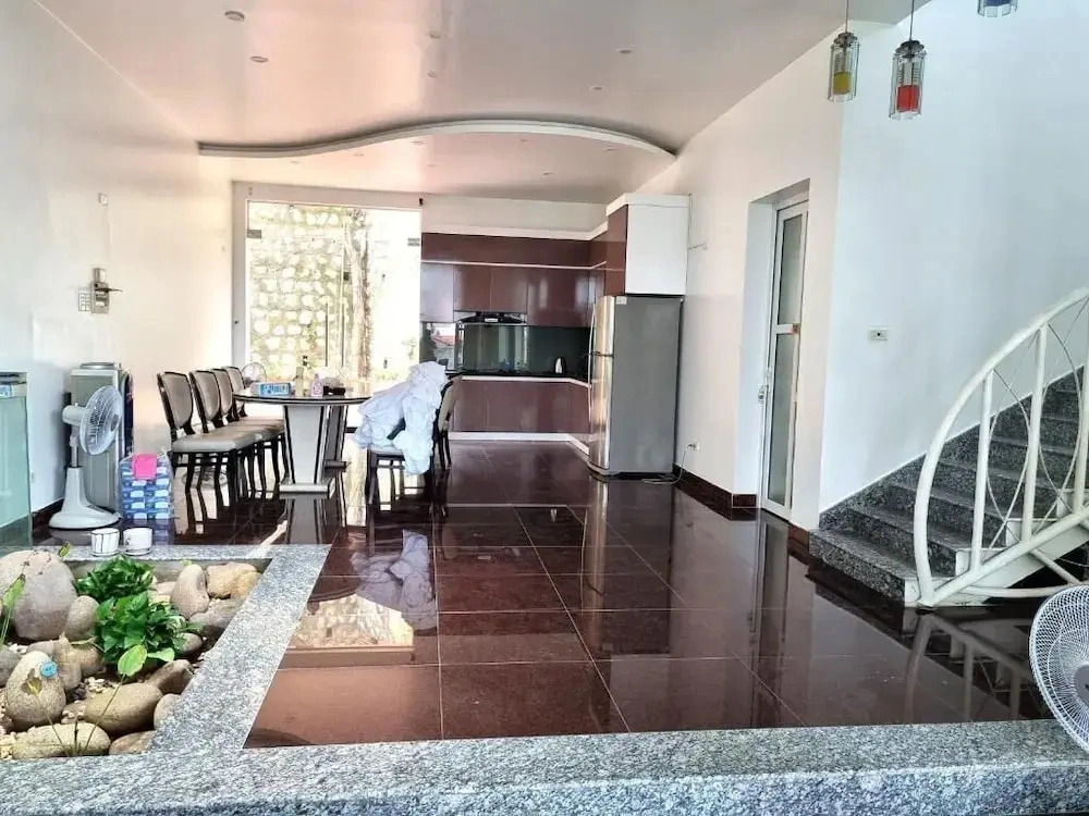 Top Hill Halong Homestay