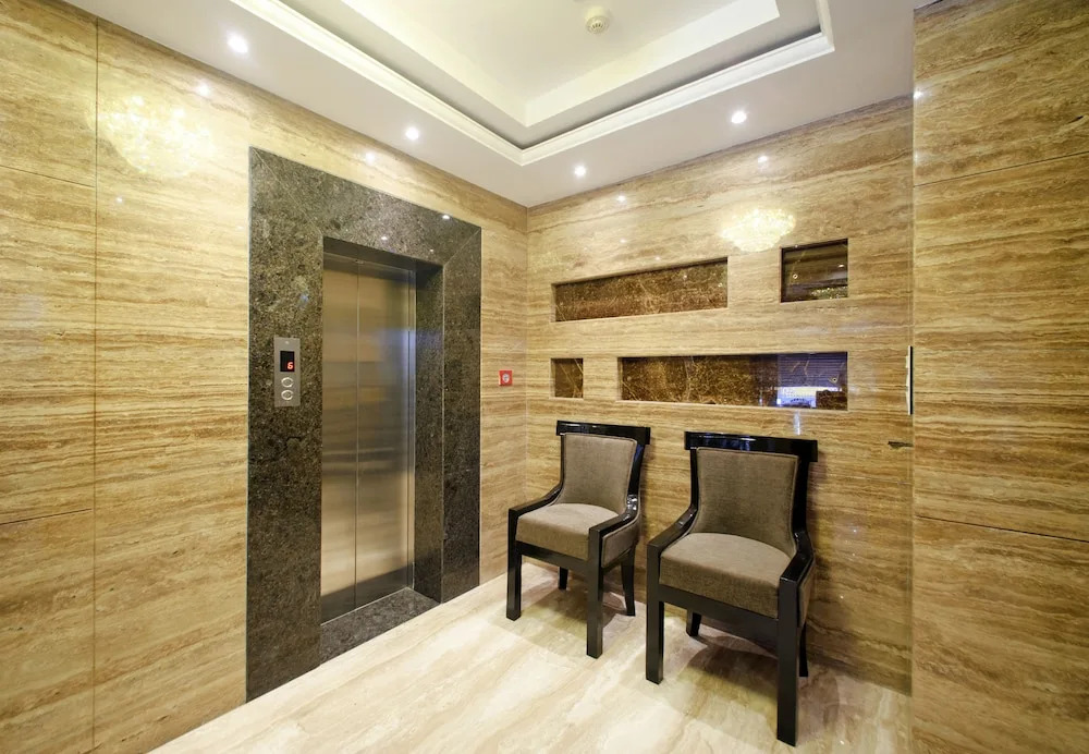Capital O 8565 Hotel Golden Palace