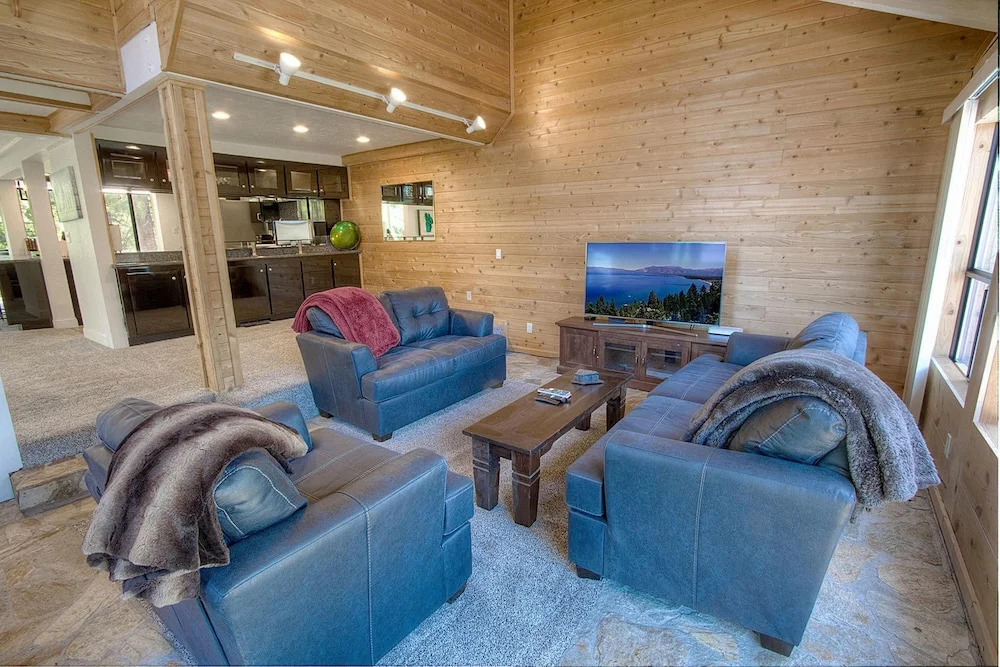 Snowbird Forest by Lake Tahoe Accommodations