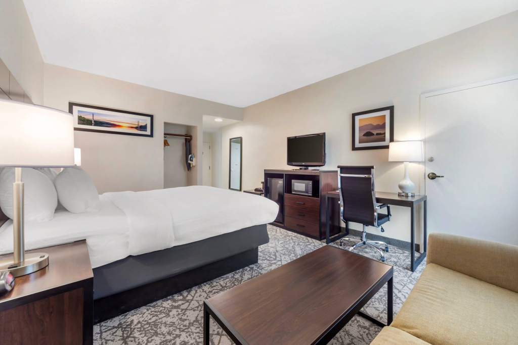 Quality Inn & Suites NJ State Capital Area