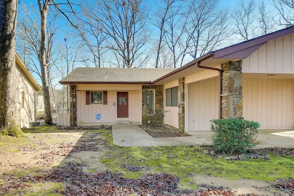Lakefront Hot Springs Village Vacation Rental