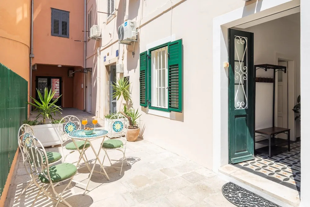 Luxury apartment Toni with patio in the heart of Split