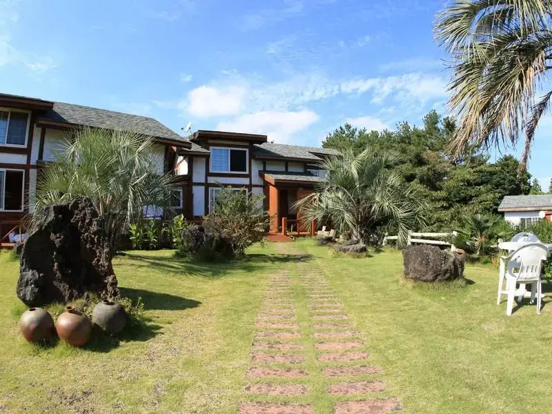Seogwipo Jeju Yajawon Pension