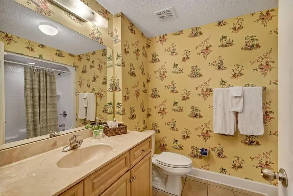 Phoenix on the Bay 2308 - Captivating Bayfront & Dog Friendly Condo