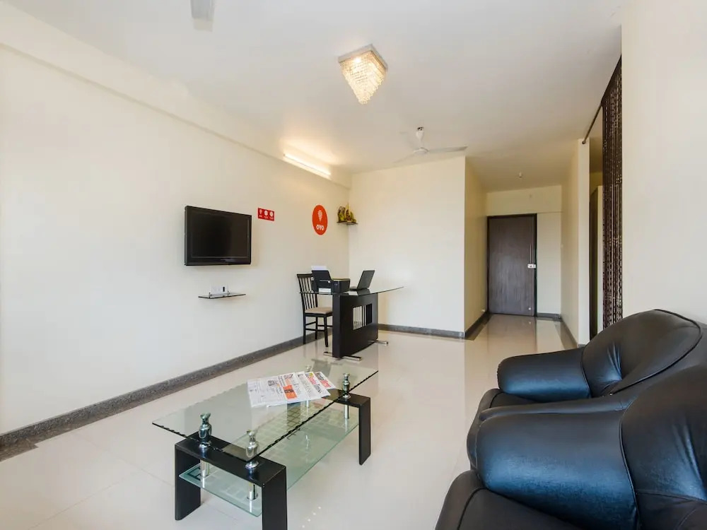 OYO 13002 Goregaon West