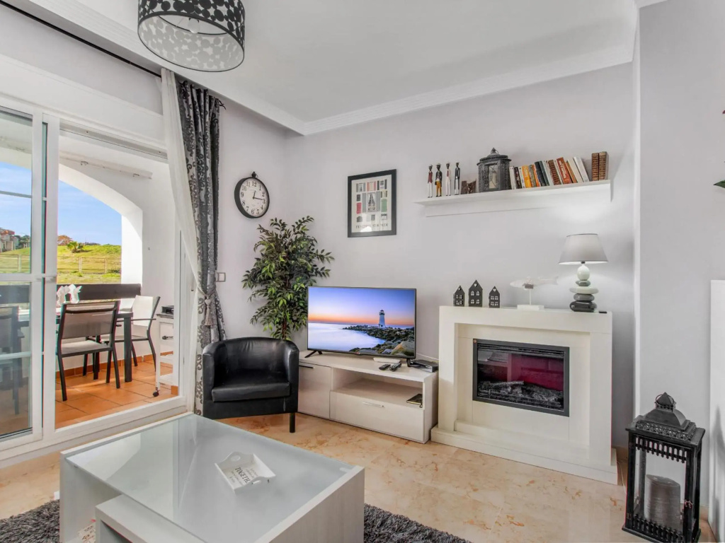 2091- Apt close from all amenities