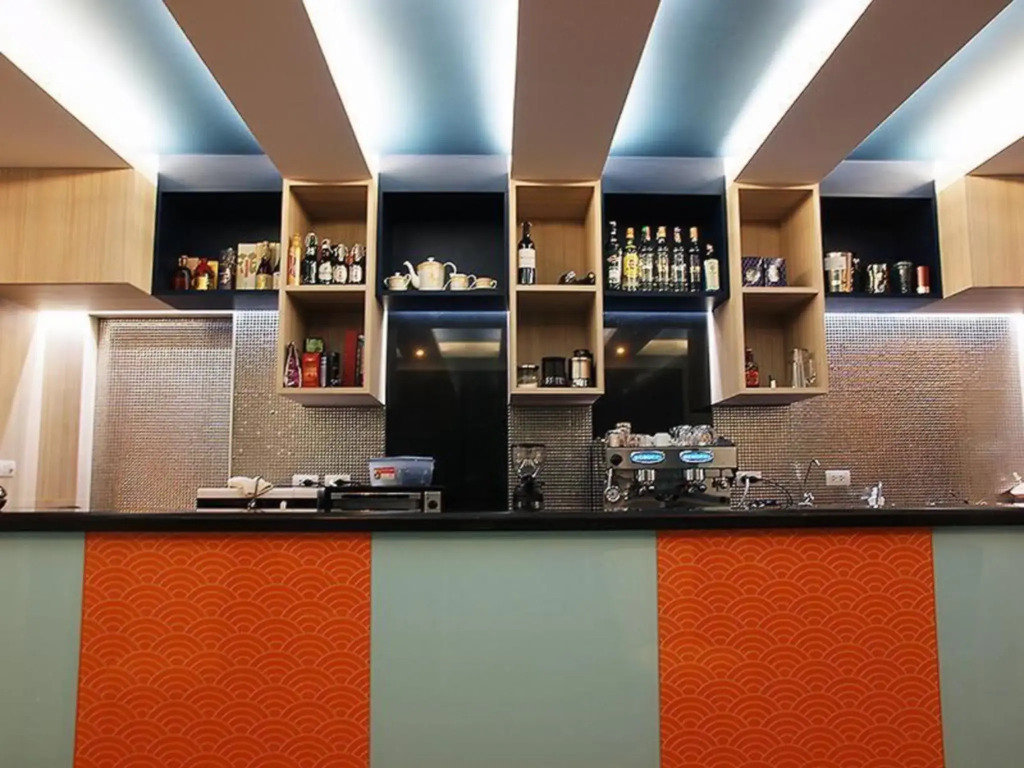 Apo Hotel