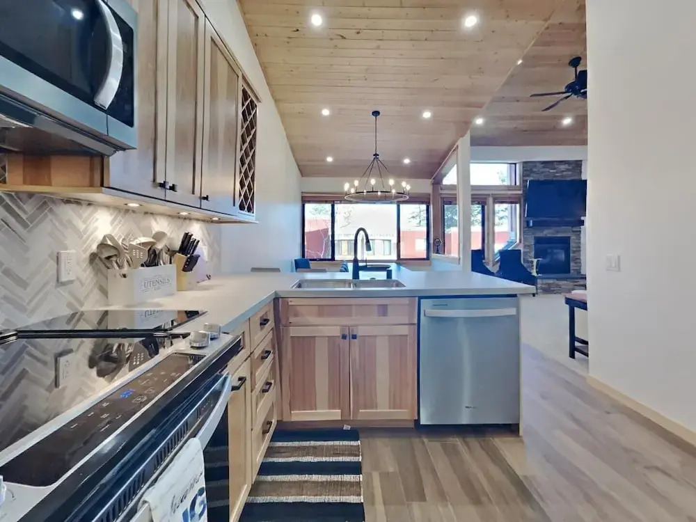 692 4 Bedroom Home