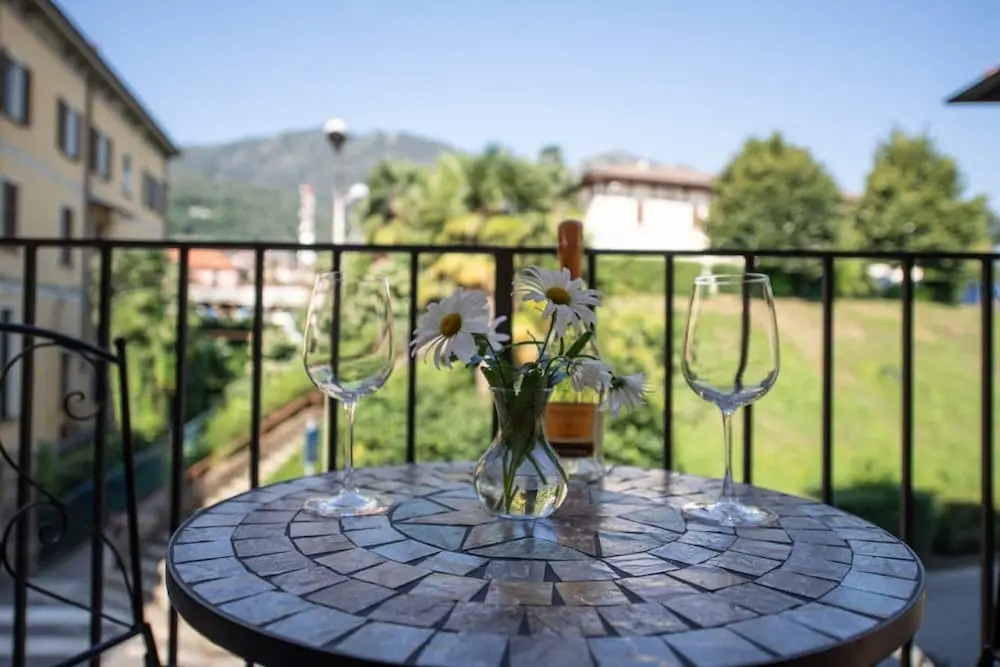 Sunflower Apartment 2 With Balcony in Baveno