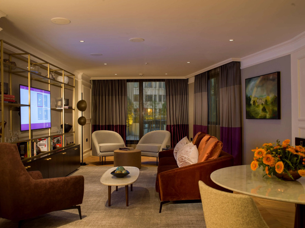 The Guardsman Hotel