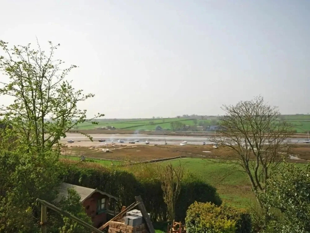 Riverbank Cottage