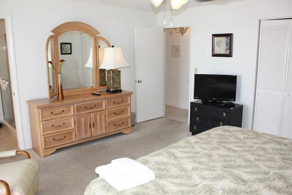 Jamaica Royale 602 - 2 Br Condo