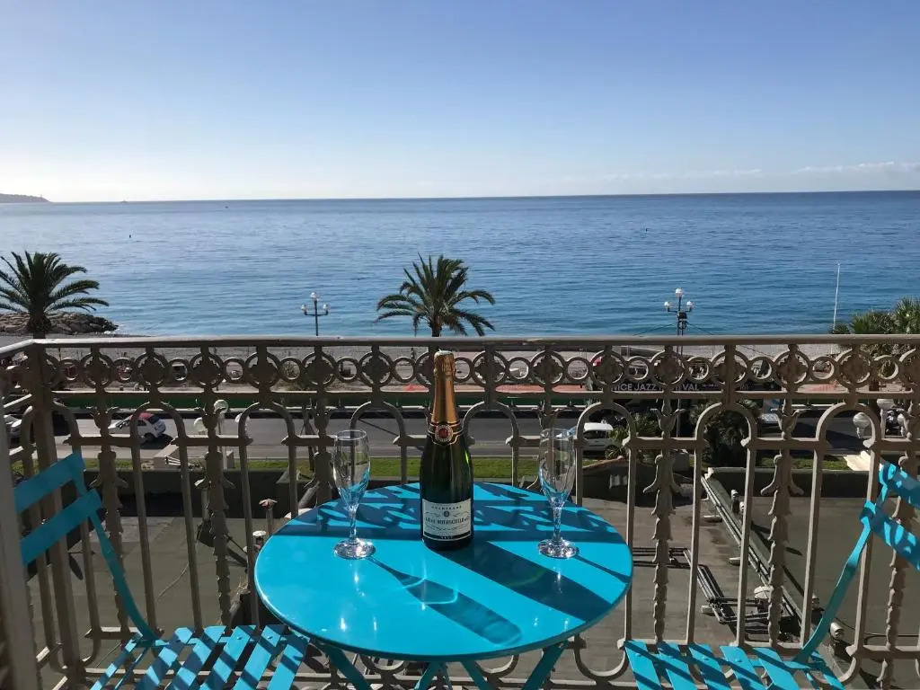 219 Promenade