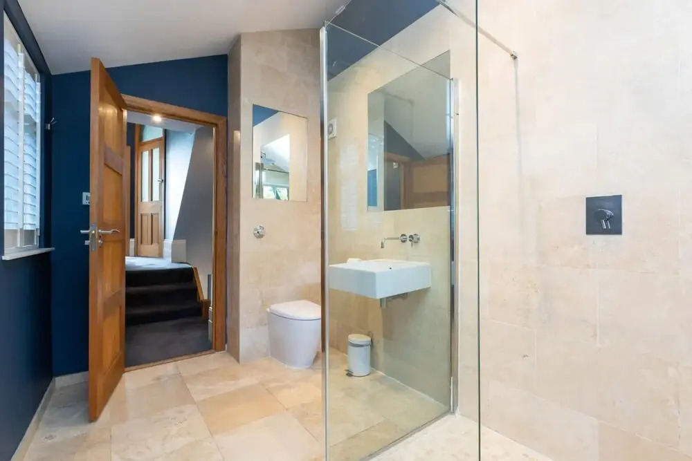 Charming 2 Bedroom House in Angel