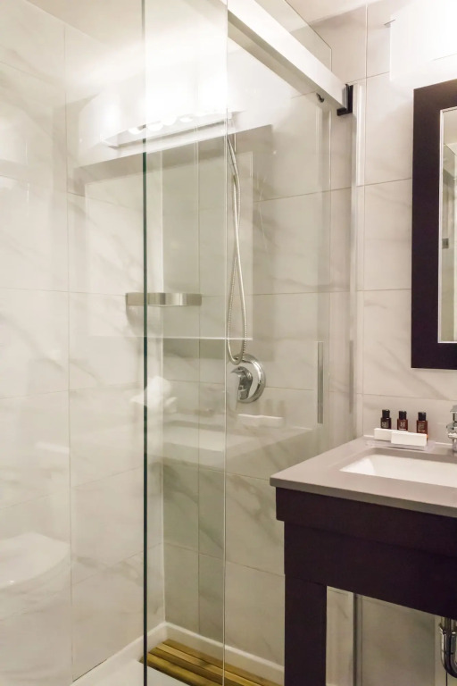 Ottawa Embassy Hotel & Suites