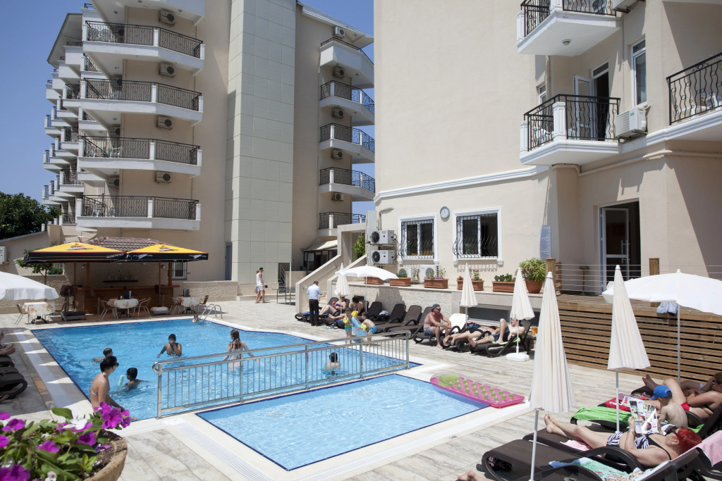 Riviera Hotel & Spa