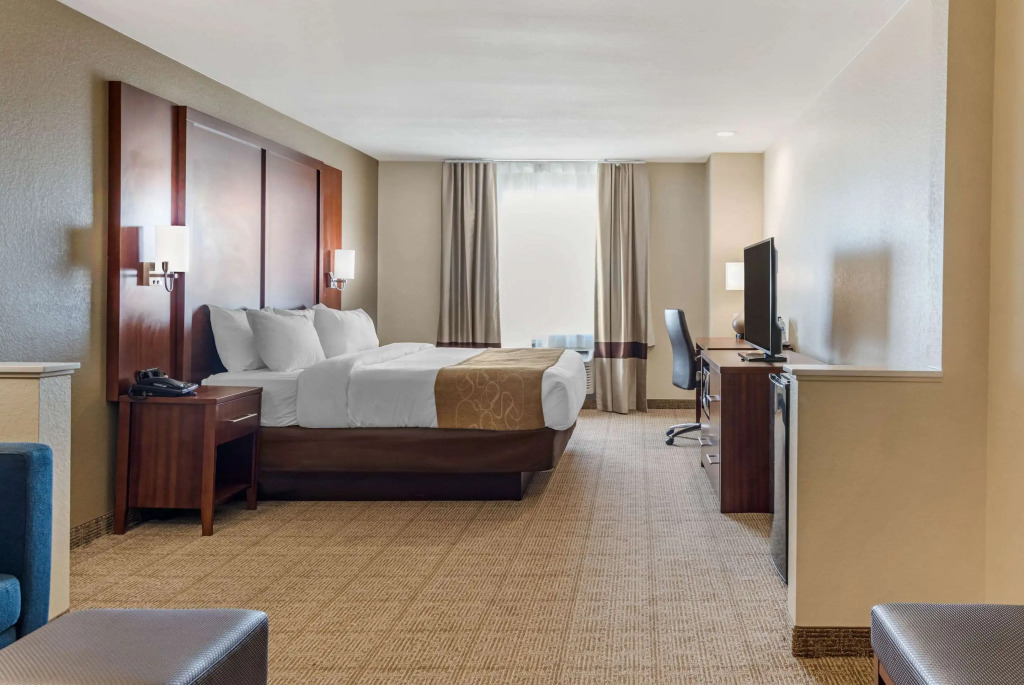 Comfort Inn & Suites