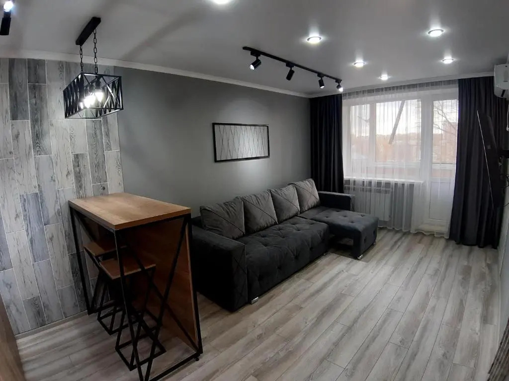 Apartment lux Tolstogo 90. Апартаменты люкс Толстого 90