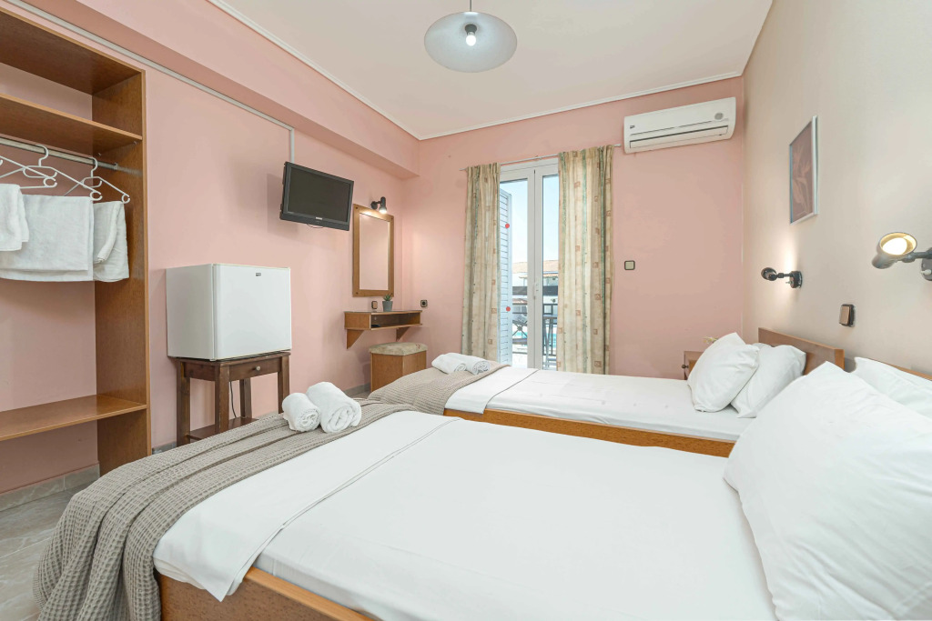 Must Hotel