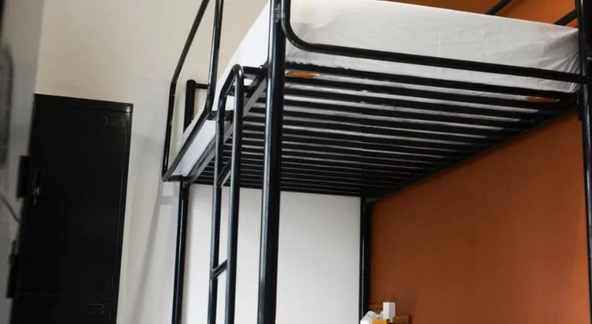 6feet Hostel