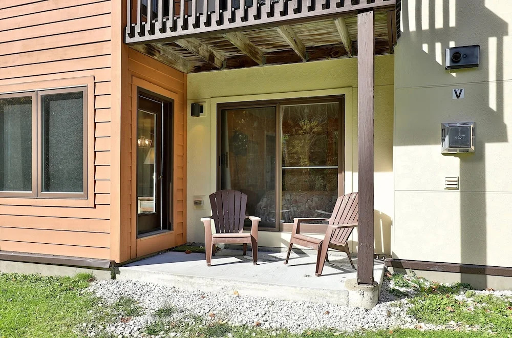 The Pico Escape: 3br/2ba Ski On/ski Off At Pico Mountain. Close To Killington. 3 Bedroom Condo