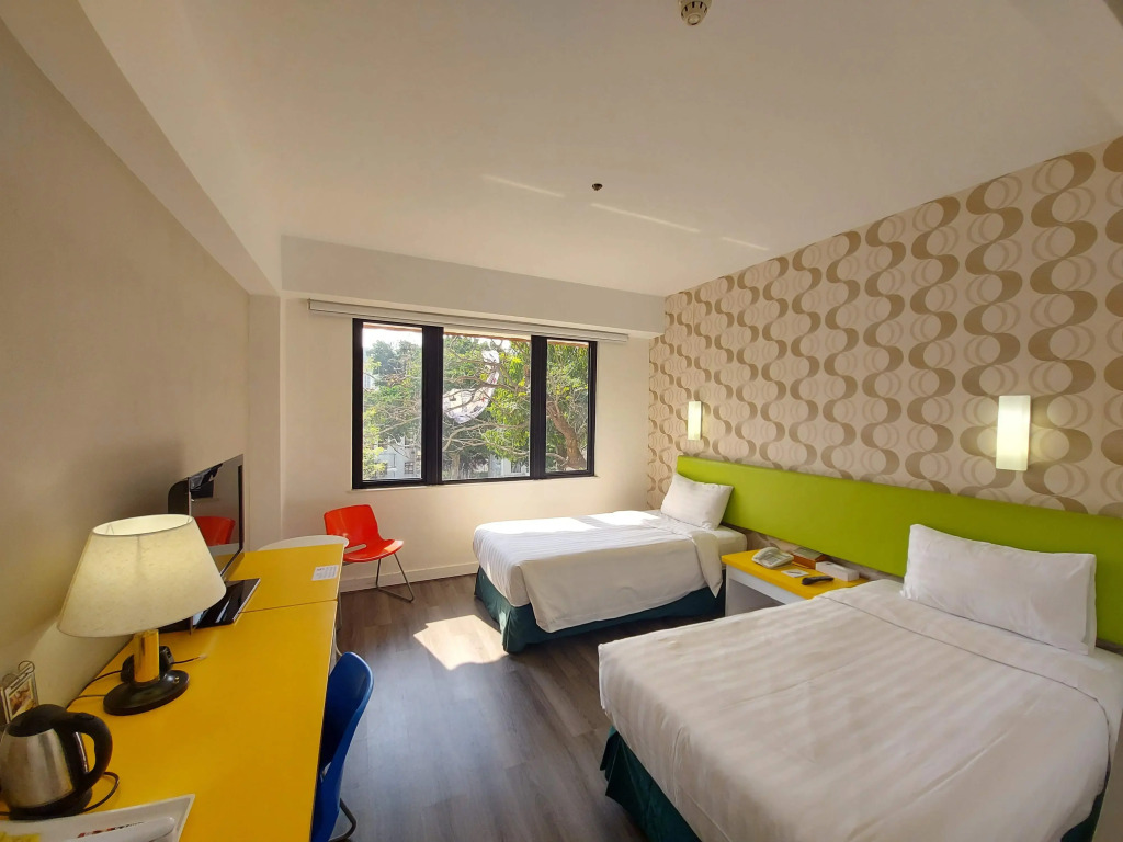 Silvermine Beach Resort