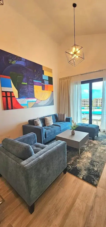 The Beach Spacious 2 Bedroom 2 Bath Apartment on top Floor With Stunning Views