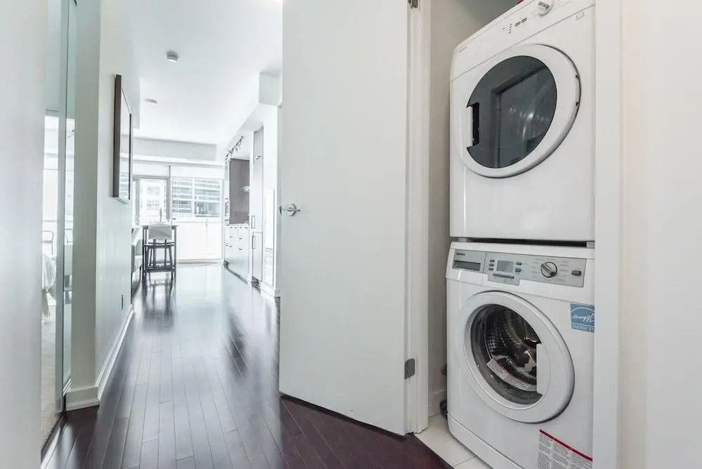 Noel Suites - York and Bremner