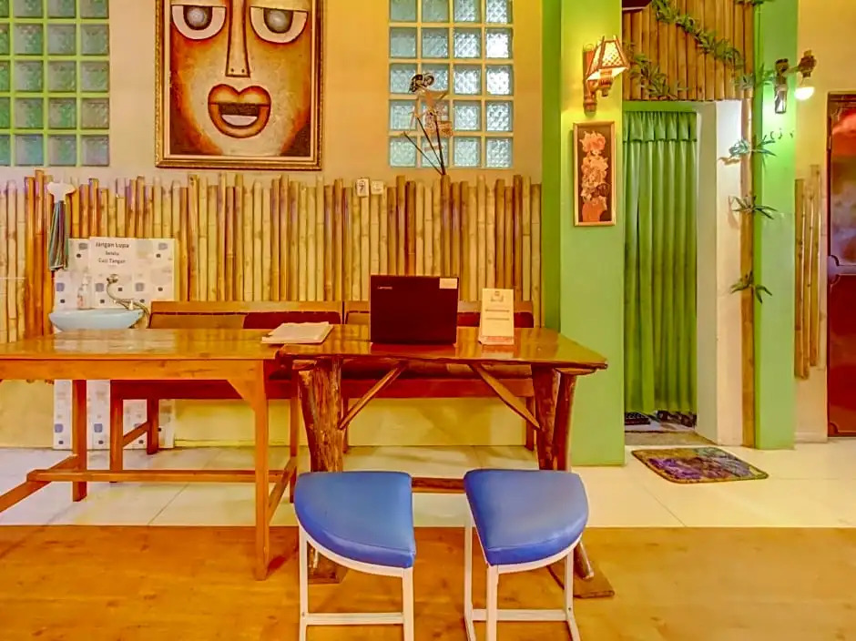 OYO Life 3103 Opo Homestay & Kost