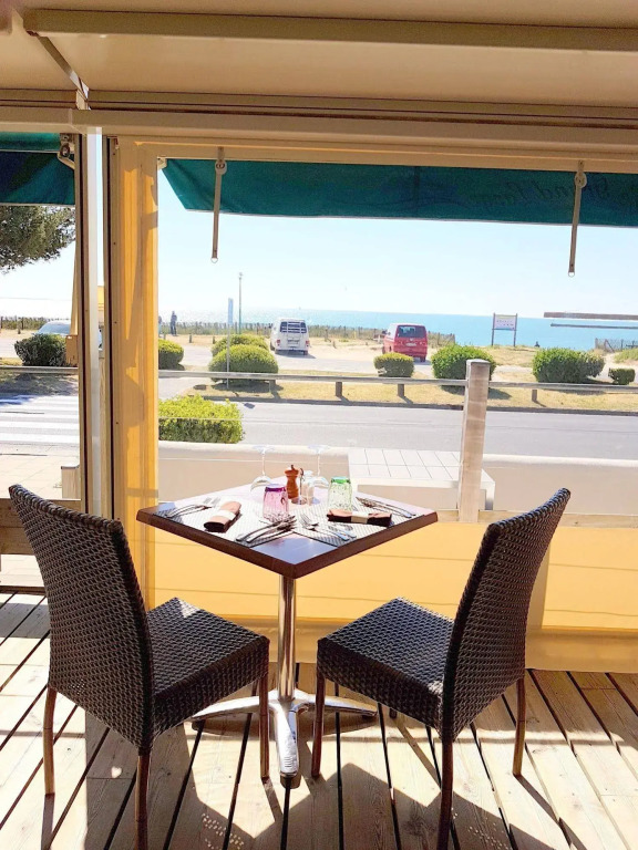 Hôtel Restaurant Le Grand Large - Face à la plage - Ile de Ré