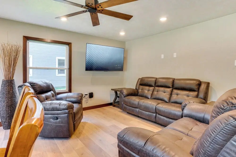 Sioux Falls Home Near Downtown: 2 Living Areas!