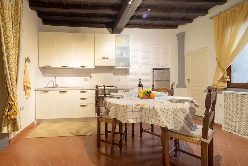 Curtatone Apartment