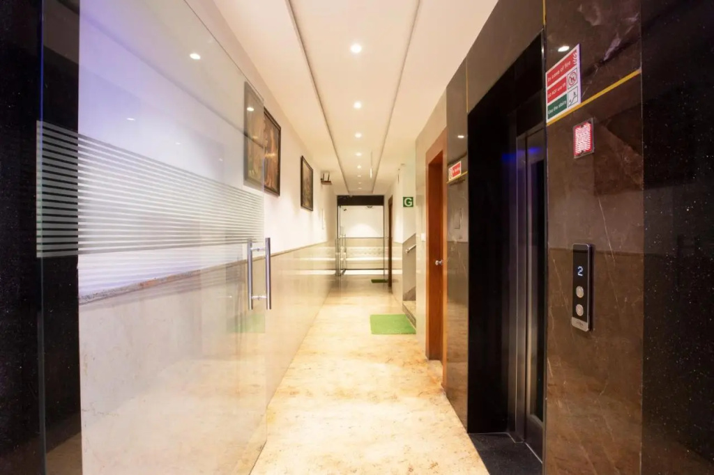 The Plaza Arch Premium - Indira Gandhi Intl Airport