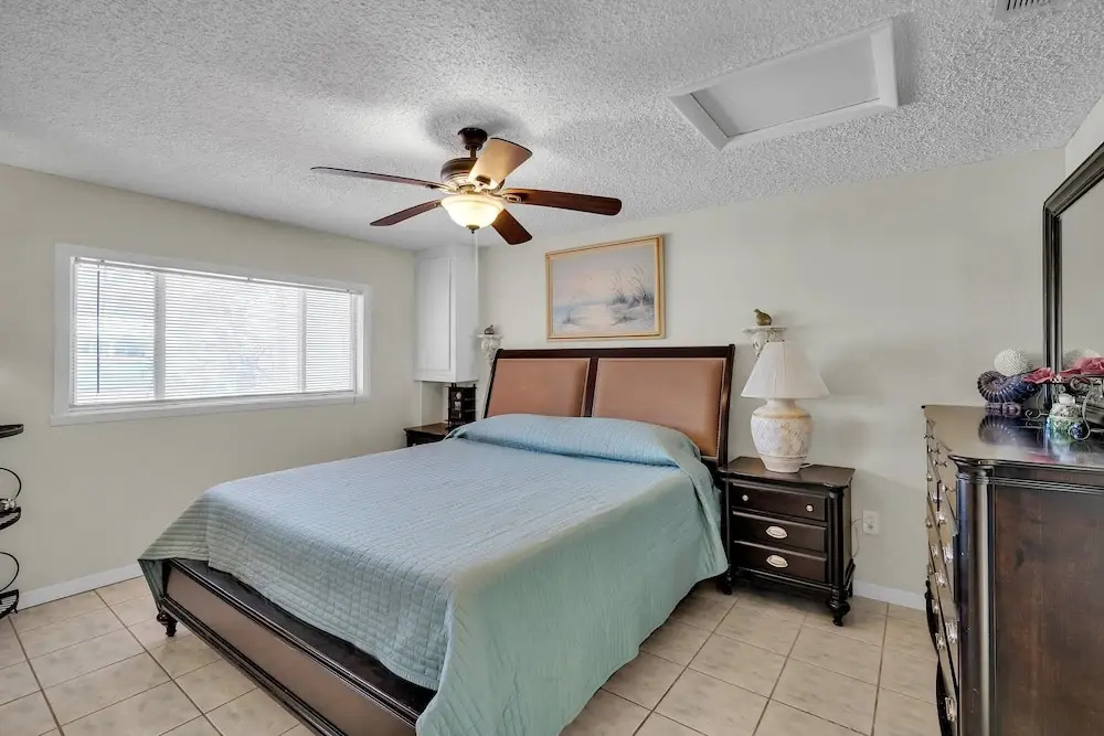 Waterfront Escape With Private Pool & Gulf Access 3 Bedroom Home