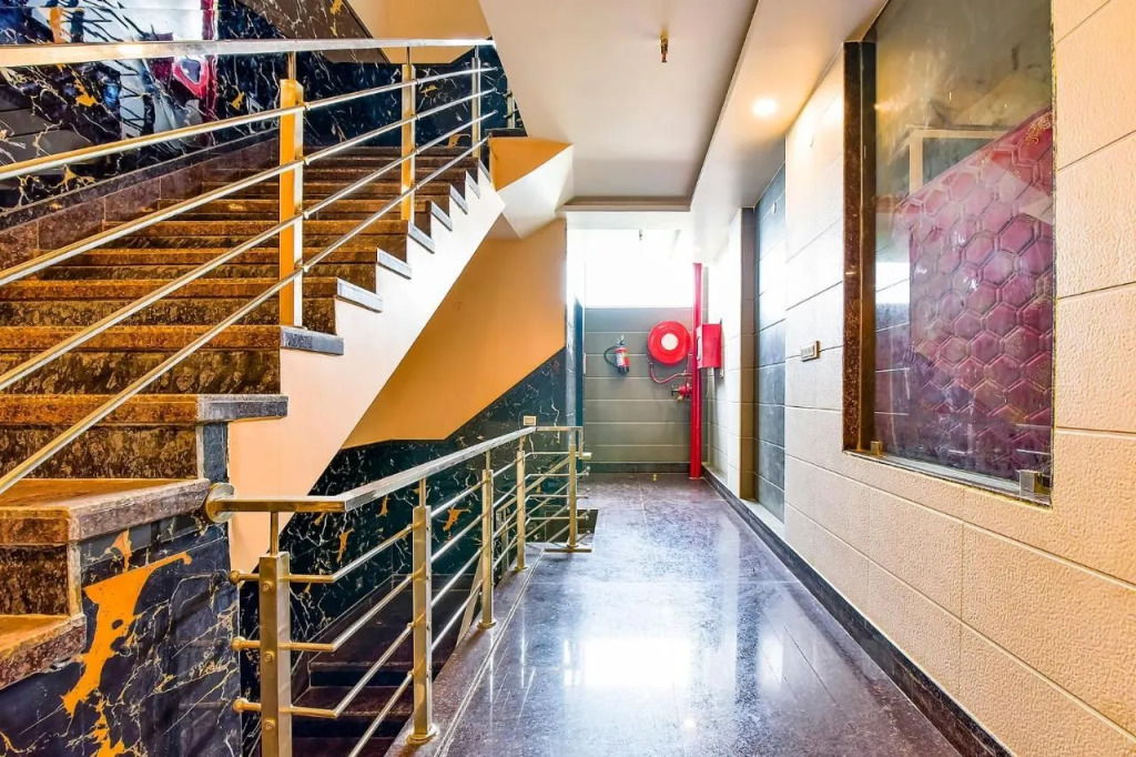 FabHotel Alpine I