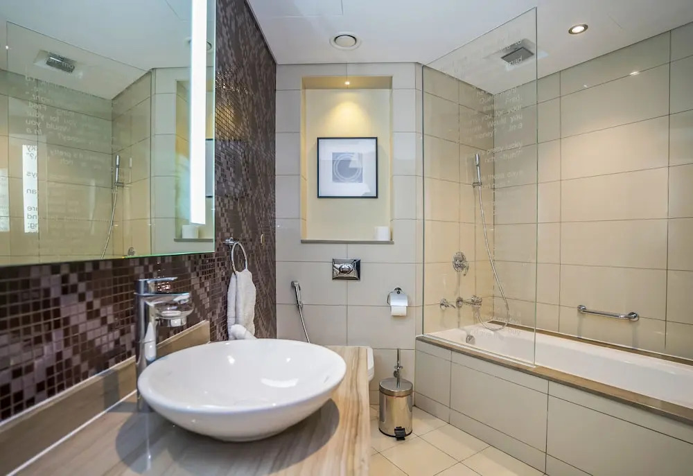 Tanin - Luxurious 2BR Apartment in DAMAC Paramount