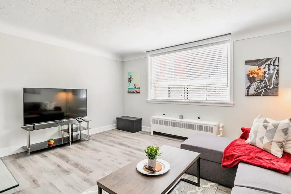 1BR Apt - w King Bed and Netflix- Close to DT