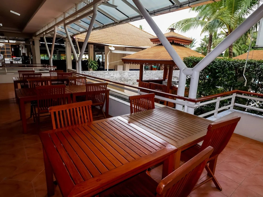 NIDA Rooms Phuket Marina Rose