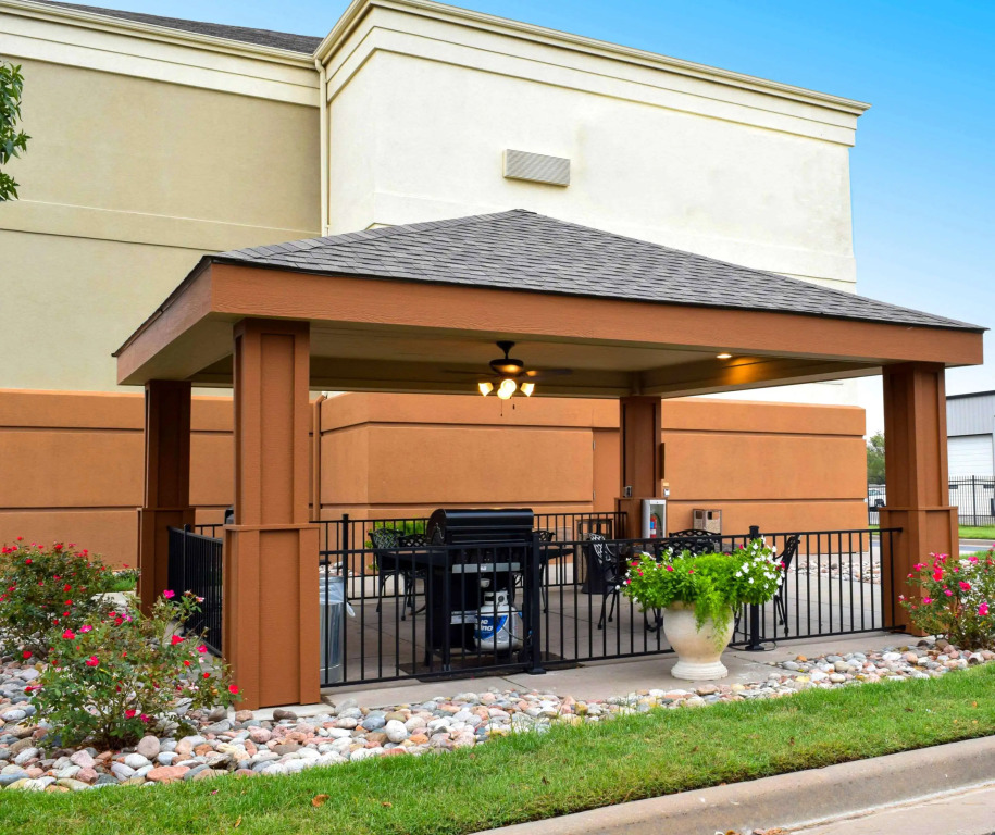 MainStay Suites - Wichita NE