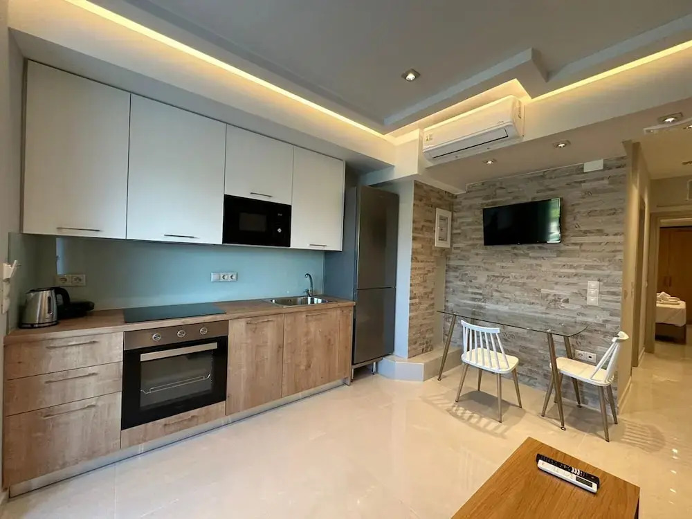 Elpida Luxury Apartments Suites