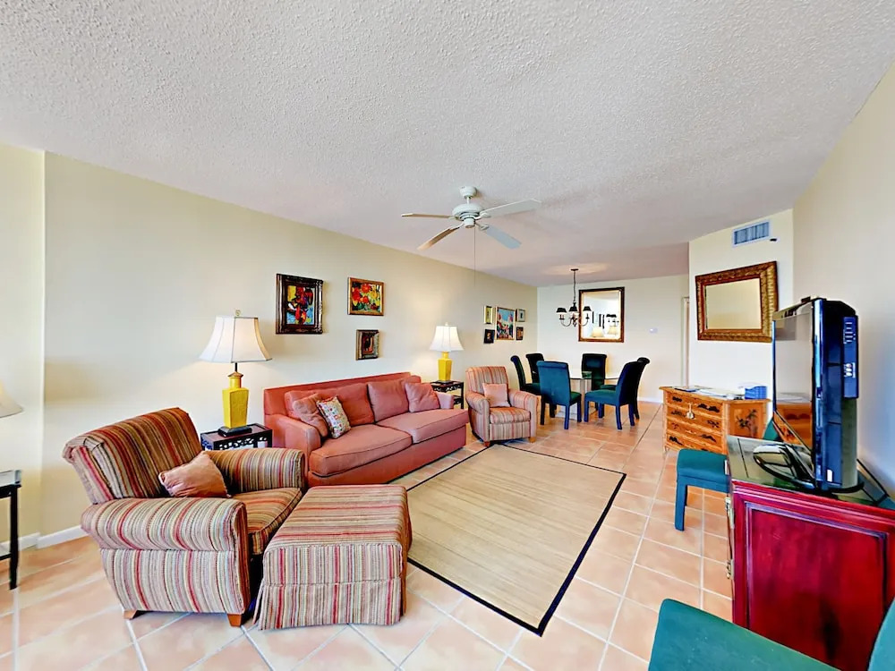 Summer House Condo Unit 1504a 3 Bedrooms 2 Bathrooms Condo