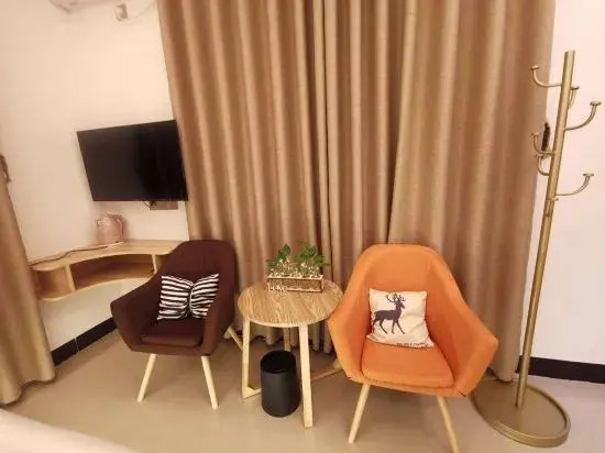 Longhai Yijian B&B