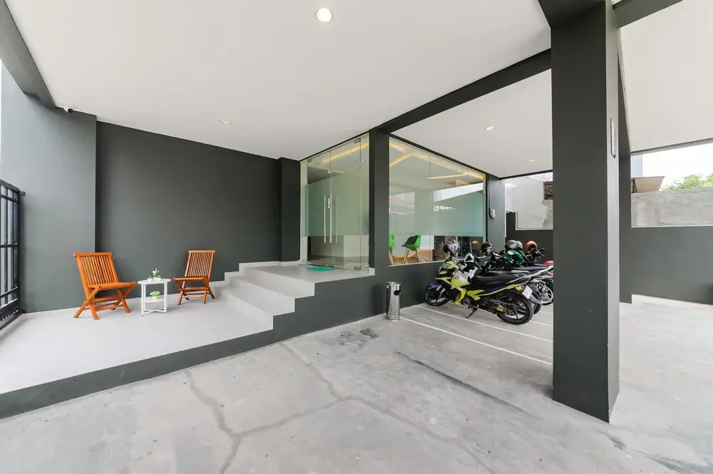 Urbanview Greenville Jakarta