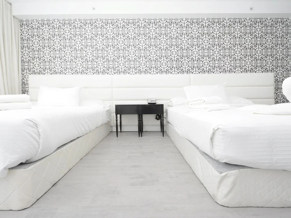 Miami World Rental - Mondrian 401