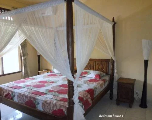 Ombak Putih Bungalows