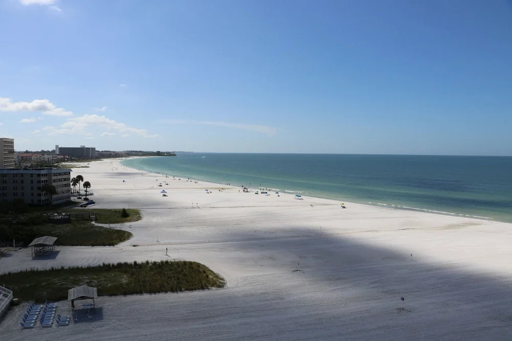 Jamaica Royale - 801 - 2 Br Condo